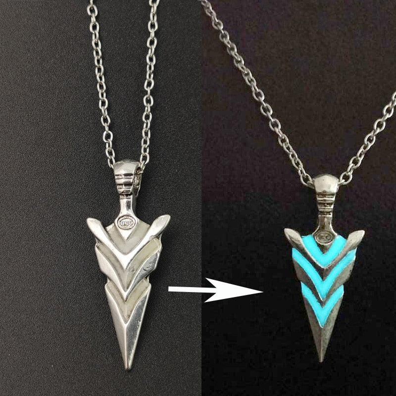 
                  
                    Glowing in-the-Dark Pendant Luminous Necklace
                  
                