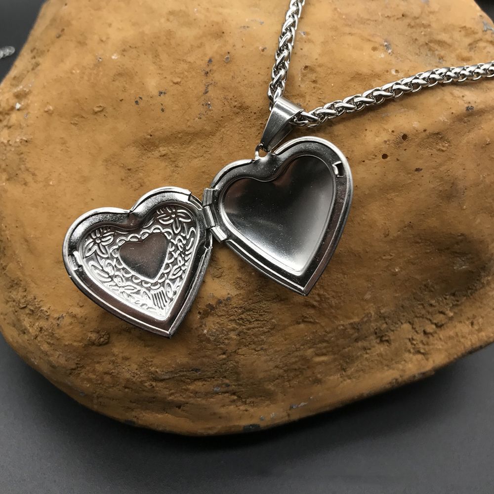 Heart Shaped Photo Picture Frame Locket Pendant Necklace