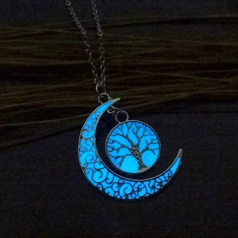 
                  
                    Glowing in-the-Dark Pendant Luminous Necklace
                  
                