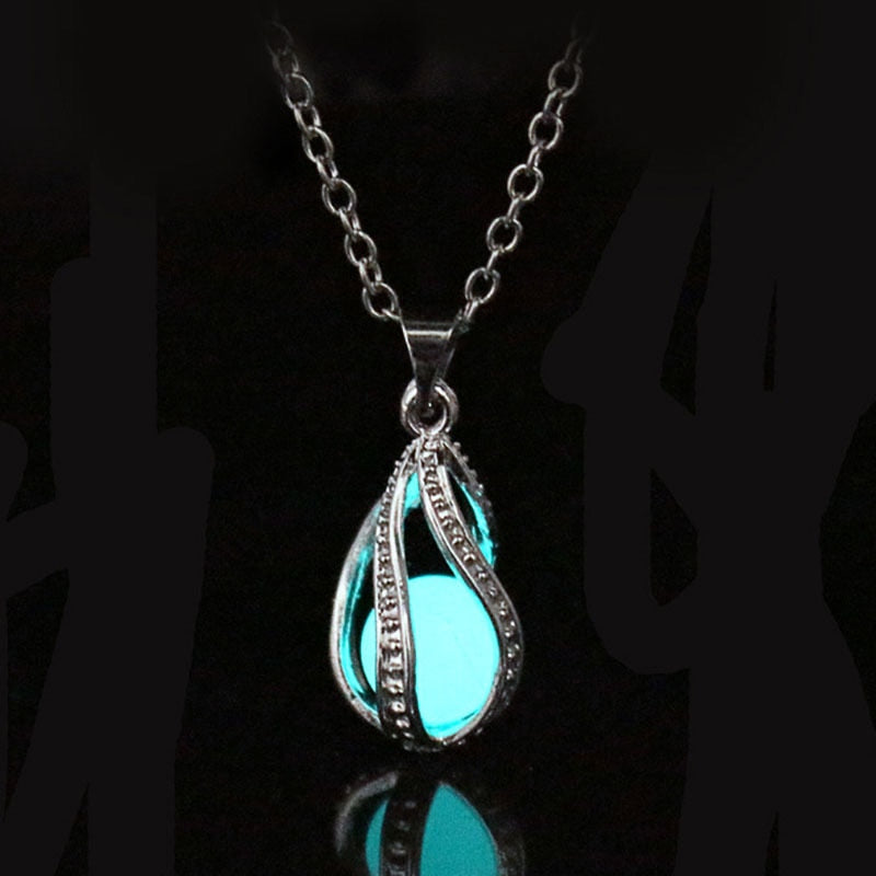 
                  
                    Glowing in-the-Dark Pendant Luminous Necklace
                  
                