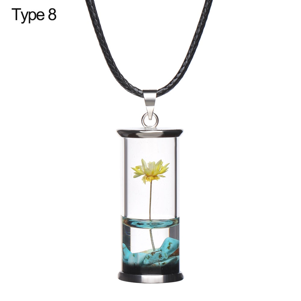 
                  
                    Crystal Vial Wishing Bottle Leather Rope Pendant Resin Permanent Time Flower Luminous Drifting Jar Necklace
                  
                