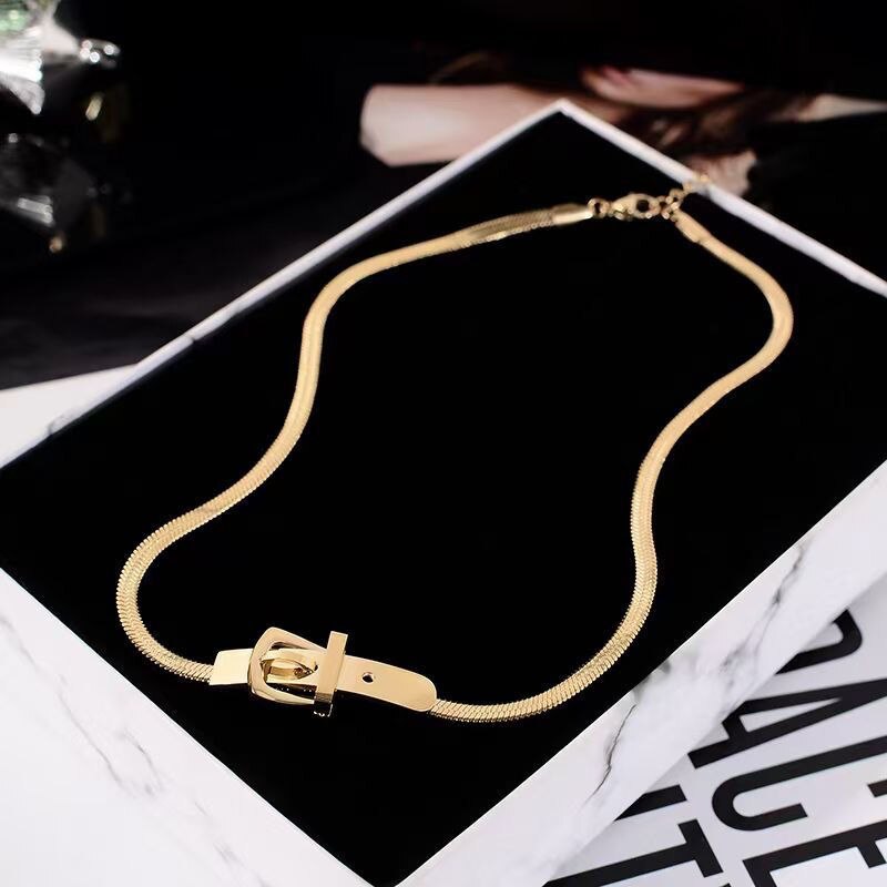 
                  
                    Buckle Shape Choker Necklace
                  
                