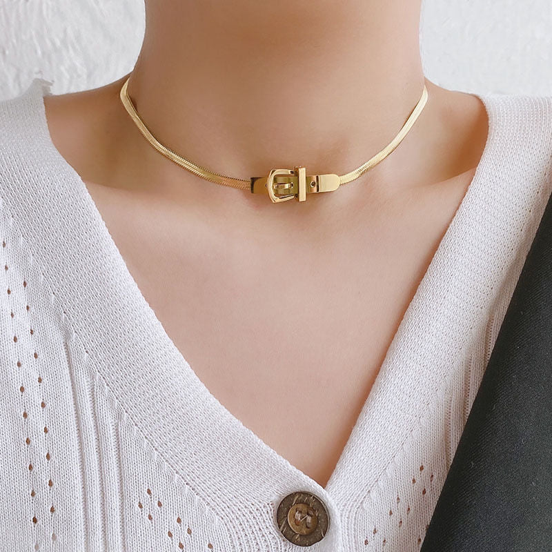 
                  
                    Buckle Shape Choker Necklace
                  
                