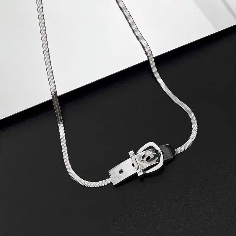 
                  
                    Buckle Shape Choker Necklace
                  
                