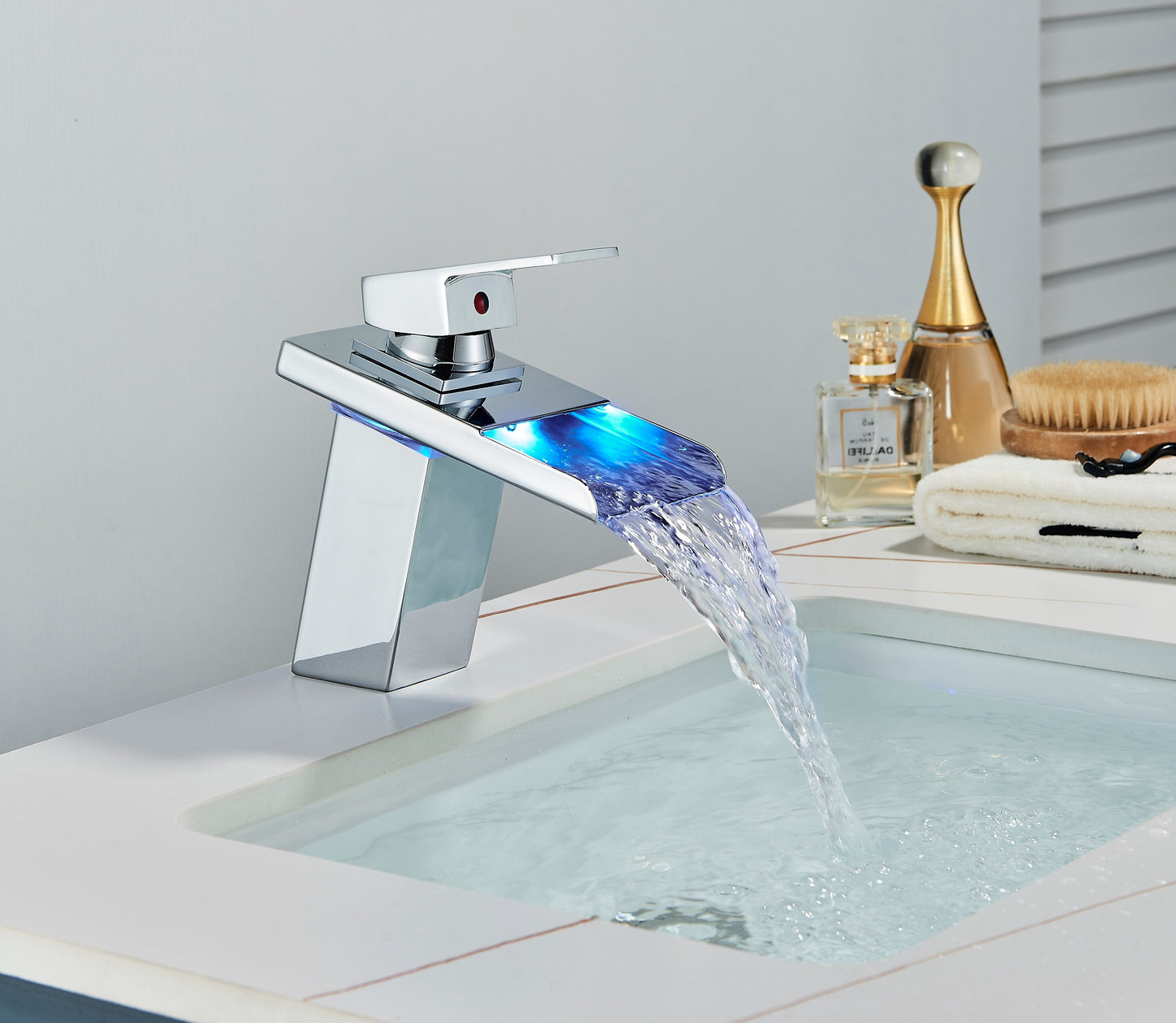 
                  
                    Shinesia LED Bathroom Faucets Waterfall Brass Basin Faucet 3 Colors Bathroom Sink Mixer Hot And Cold Water Tap
                  
                